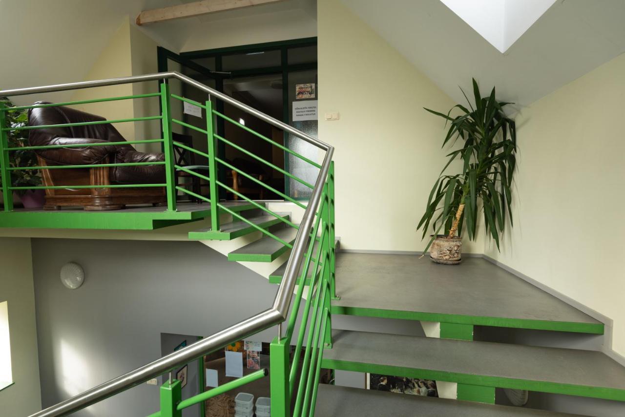 Aiakeskuse Hostel 拉克韦雷 外观 照片